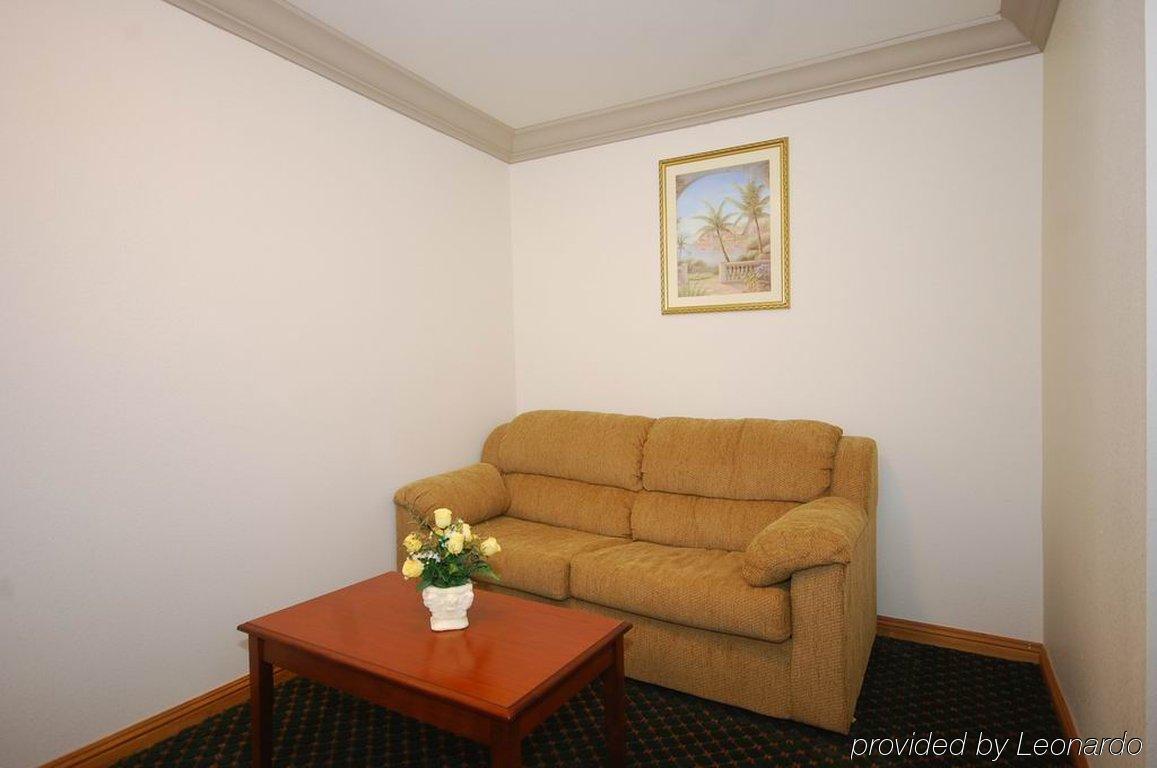 Cloverdale Wine Country Inn & Suites Pokoj fotografie
