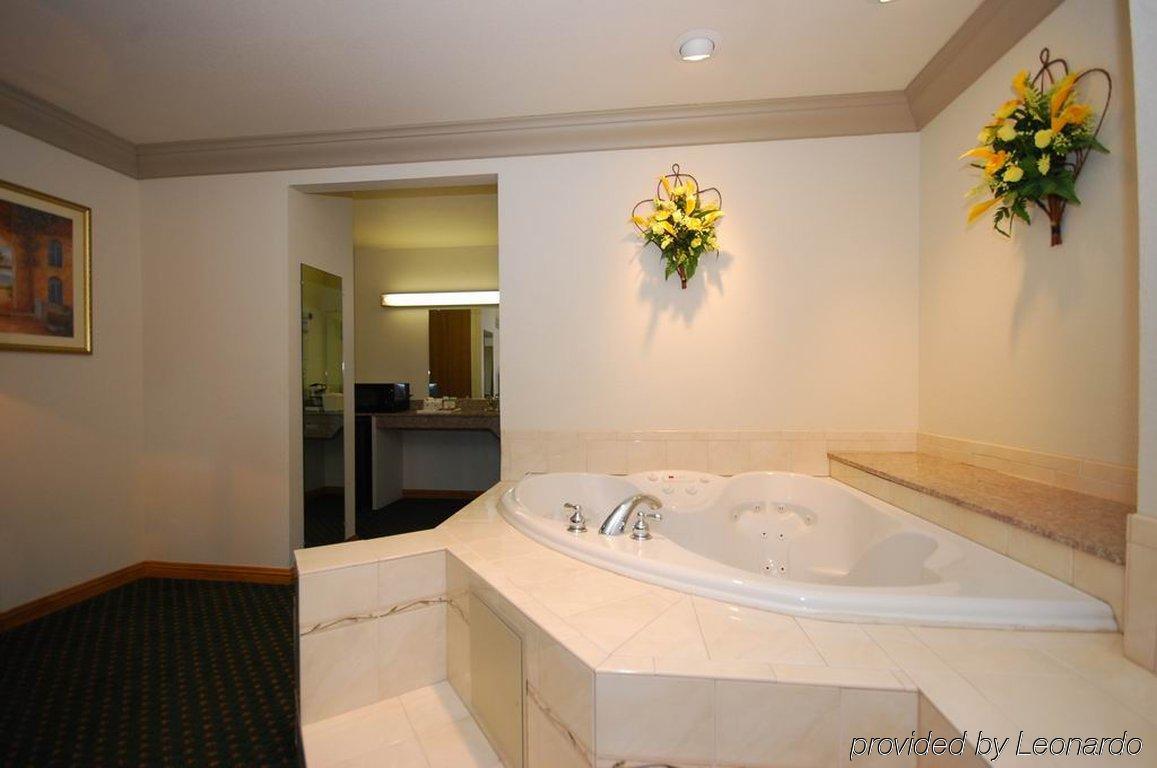 Cloverdale Wine Country Inn & Suites Pokoj fotografie