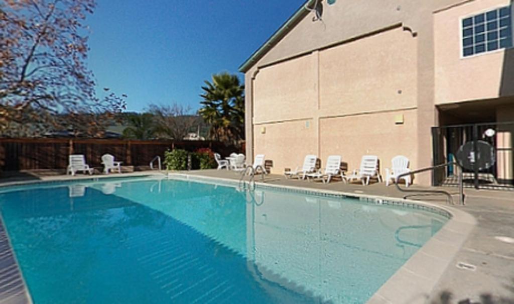 Cloverdale Wine Country Inn & Suites Exteriér fotografie