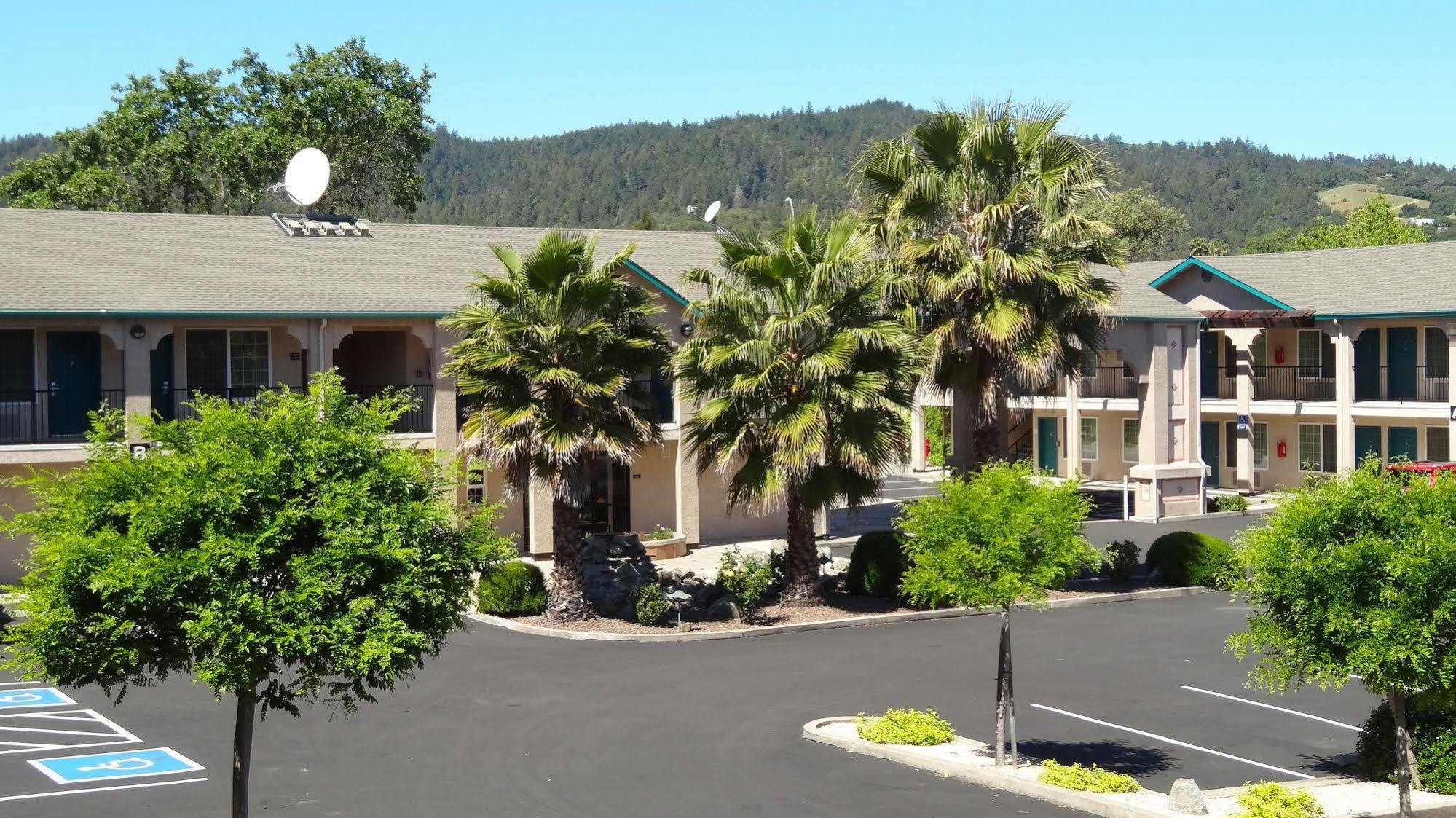 Cloverdale Wine Country Inn & Suites Exteriér fotografie